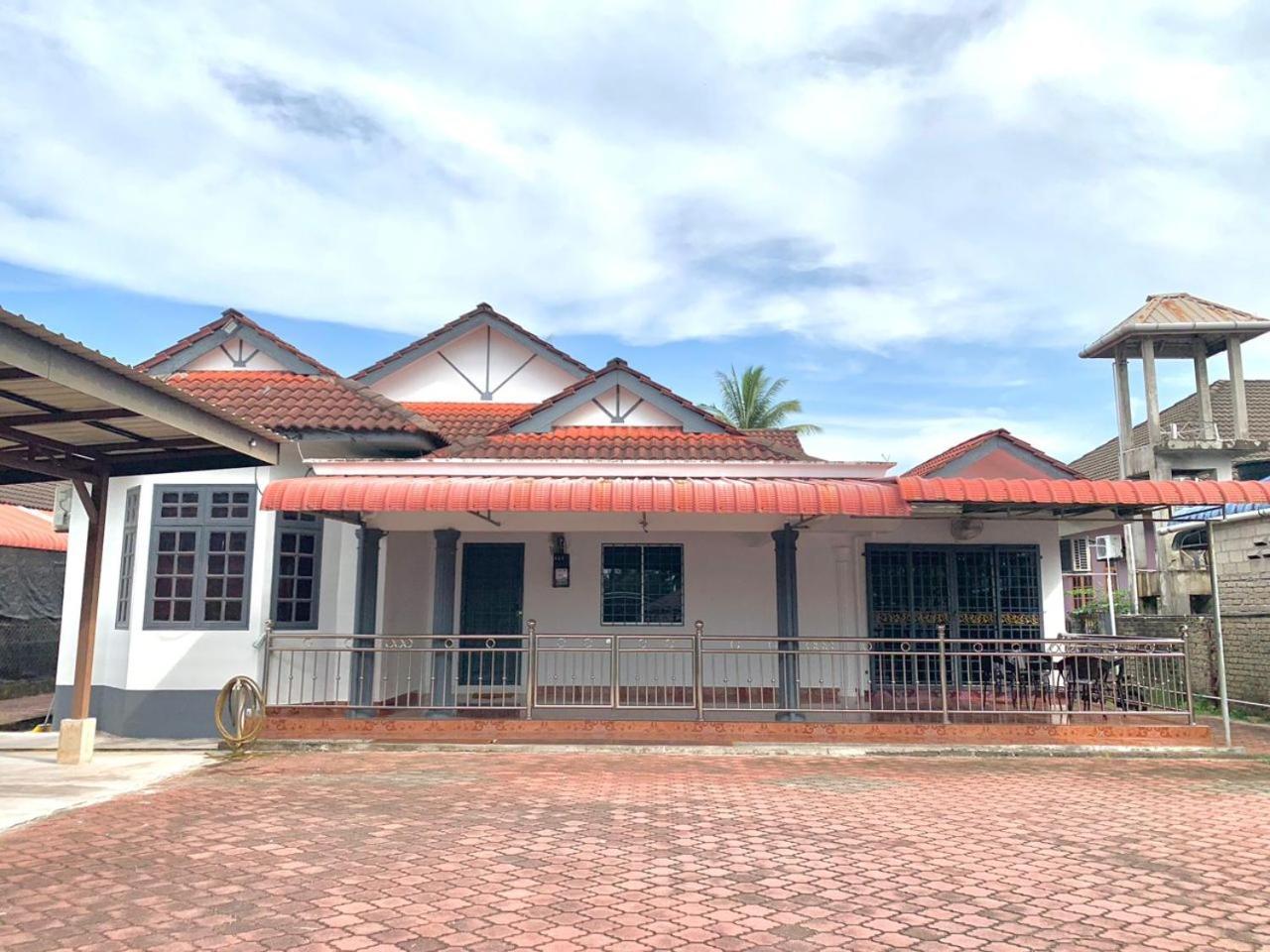 D'Bali Homestay - Private Swimming Pool, Netflix, Internet Wifi ,Cuckoo, Internet Wifi , Dryer, Washing Machine, Aircond Setiap Bilik & Ruang Tamu Pasir Puteh Εξωτερικό φωτογραφία